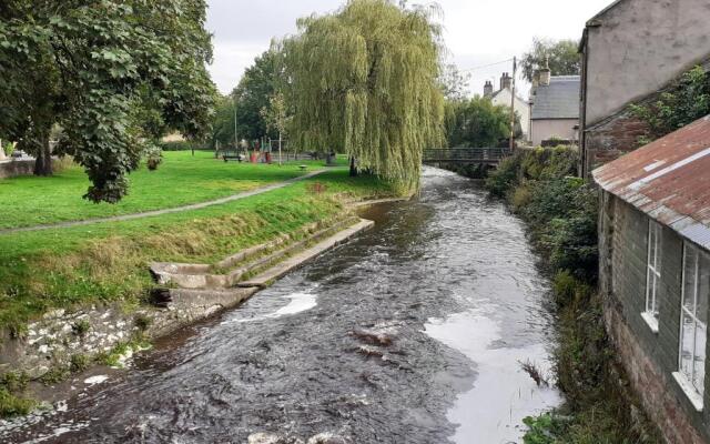 Lovely 3-bed Apartment in Alyth