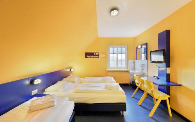 Bed'nBudget Expo-Hostel Rooms