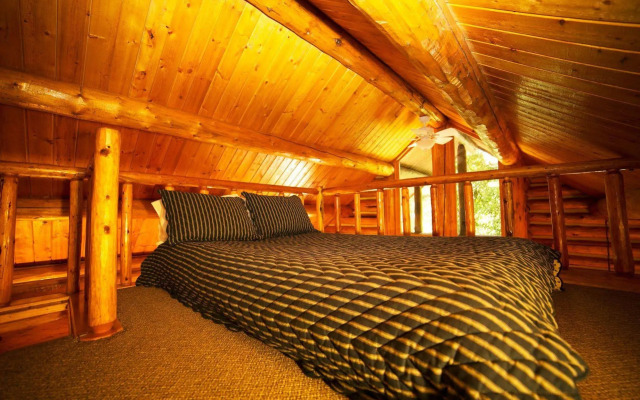 Orchard Canyon on Oak Creek