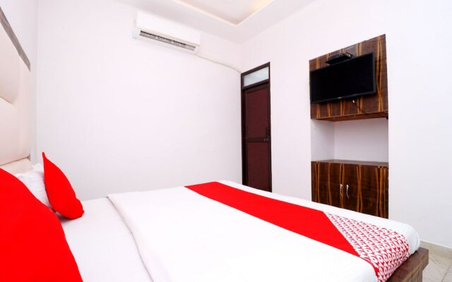 Hotel Red Velvet Inn by OYO Rooms