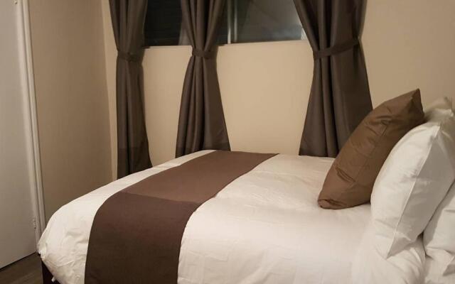 2-Bedroom Apartment Sweet #5 by Amazing Property Rentals