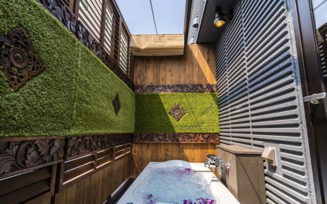 Hotel Petit Bali Garden Shin-Okubo - Adults Only