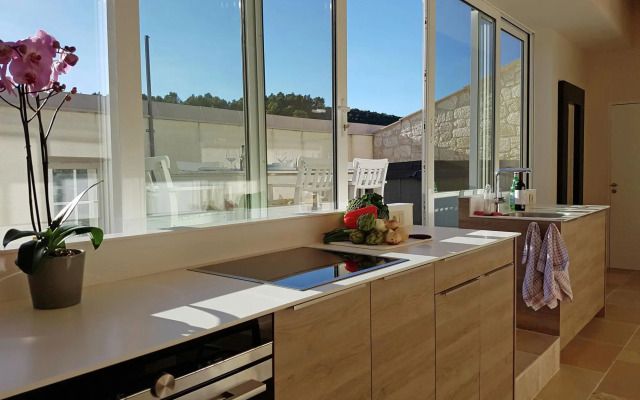 Alluring Apartment in Villesèque with Jacuzzi