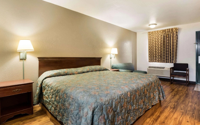 Econo Lodge Bartlesville Hwy 75