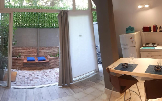 Loft & Bikes by Aristides St