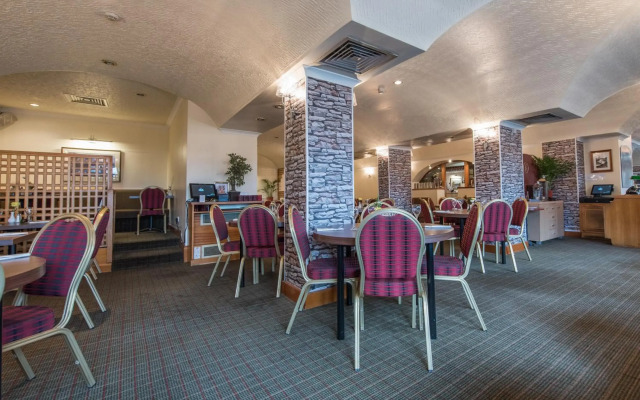 Alexandra Hotel