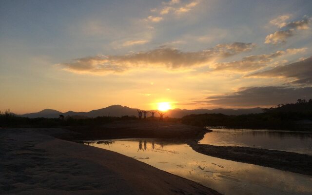 Mekong Riverside Resort & Camping