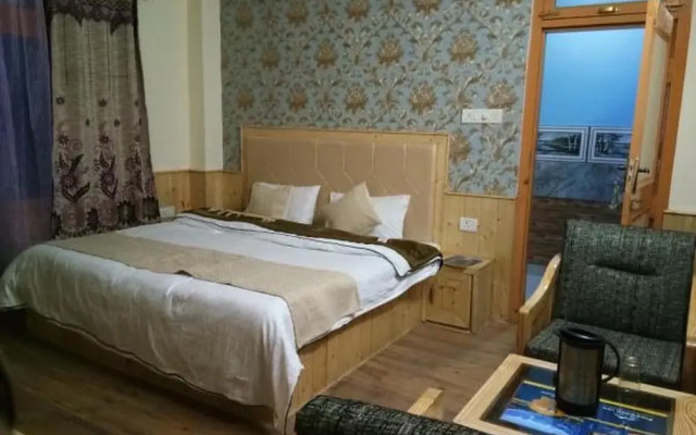 Pinewood Inn Kasol