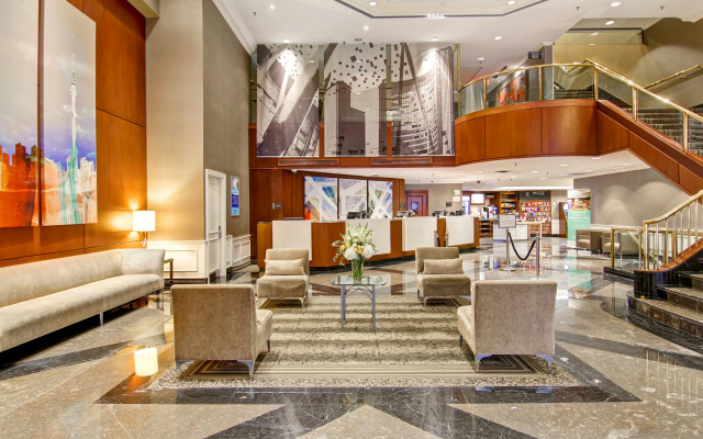 DoubleTree by Hilton Hotel Toronto Downtown - Image 2