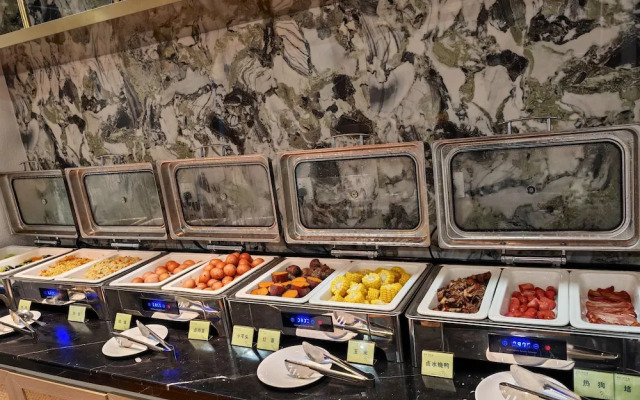 O.Live Social (Guilin Elephant Trunk Hill Two Rivers and Four Lakes Store)