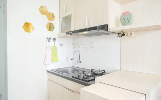 Modern And Classic 2Br At Green Pramuka City Apartment