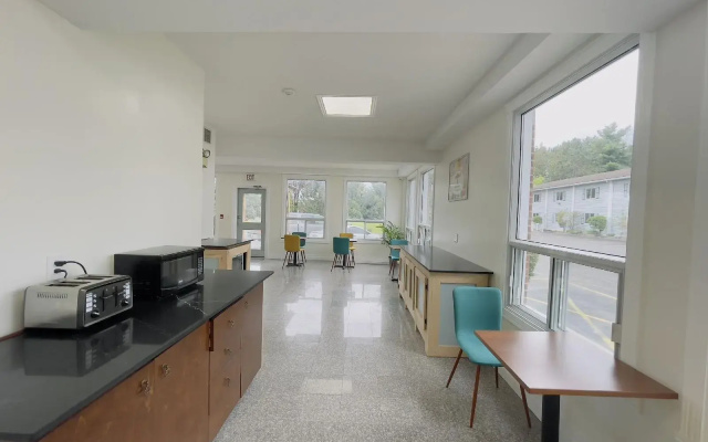 Super 8 by Wyndham Pembroke