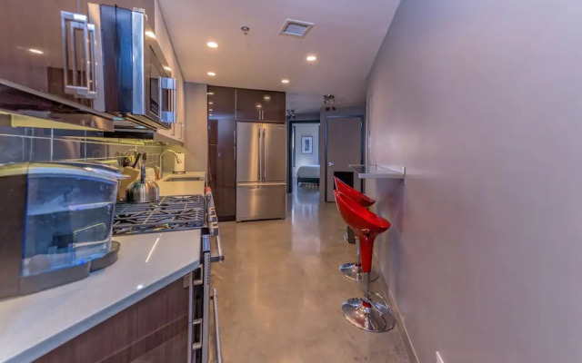 Deedee's Apartments - Lofts at Grove