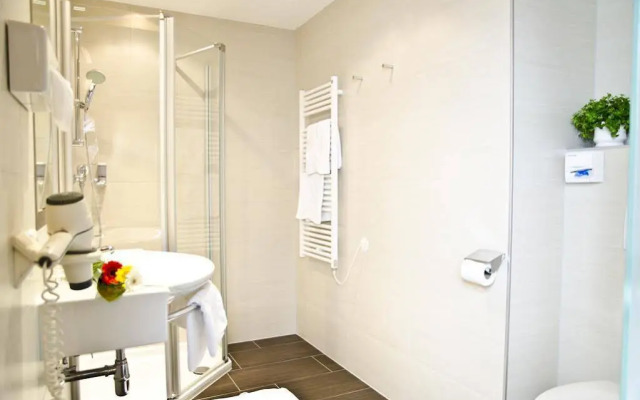 Hotel Charly