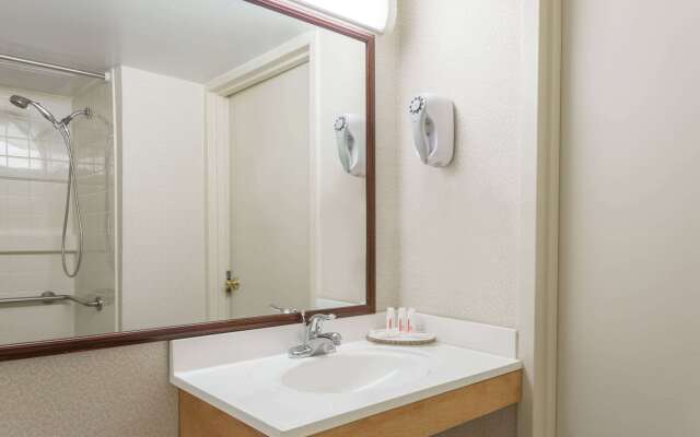 Ramada by Wyndham Triangle/Quantico