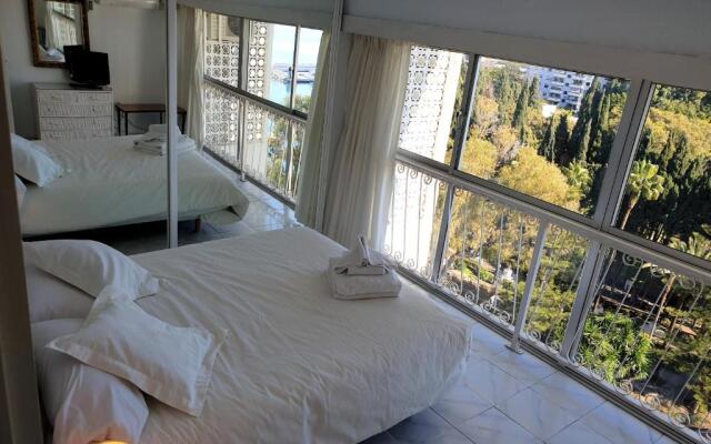 Skol 727 Lovely 2 Bedroom Duplex in Marbella Center