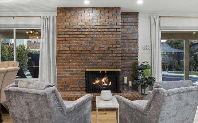 Valley View Chic Home w Backyard Oasis