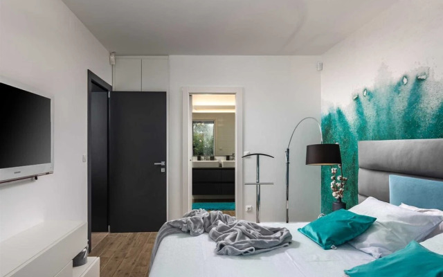 Villa Luxor With Heated Pool