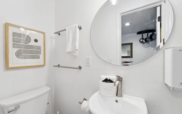 Perfect Location in Downtown Charleston