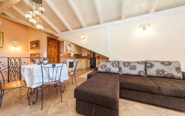 Amoret Apartments