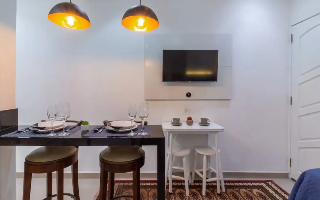 Just a few Steps From Copacabana Beach Pf512