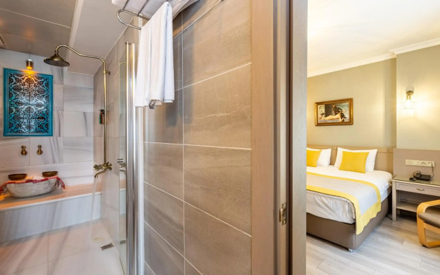 Seraglio Hotel & Suites