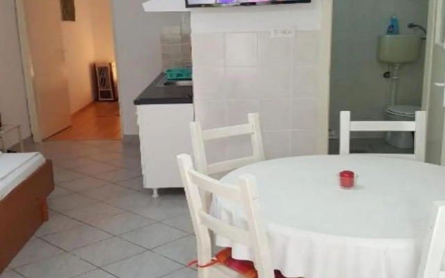 Dobri - 500 m from beach - A2(2+2)