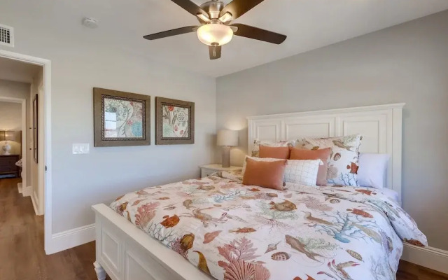 Gorgeous Upgraded 5 Bedroom & 3 Bath Home with pool