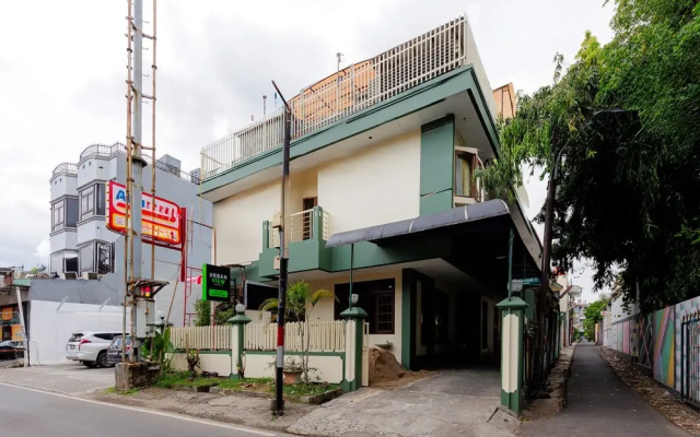 Urbanview Hotel Mitra near Grand Indonesia
