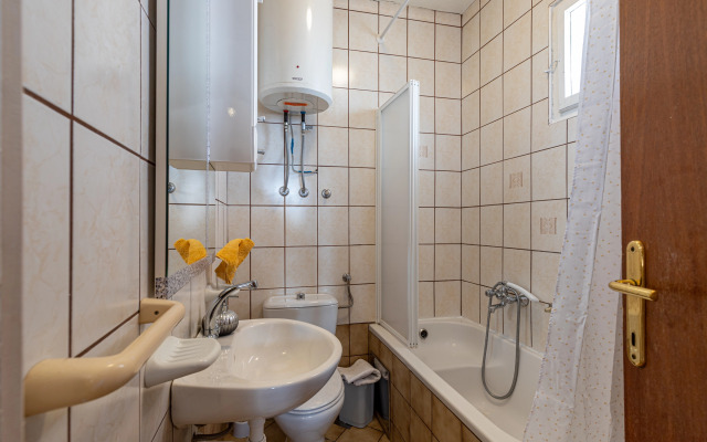 Beach Apartment Alenka Yellow