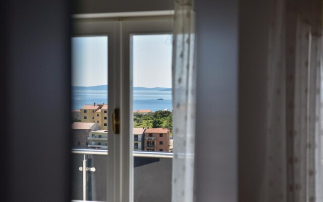 Nice Home in Podstrana With Wifi and 2 Bedrooms