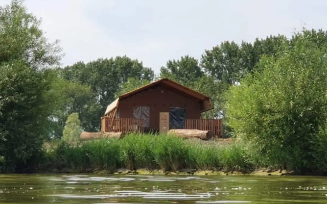 Cozy Tent Lodge With Sanitary Facilities