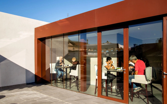 The B Place Hotel