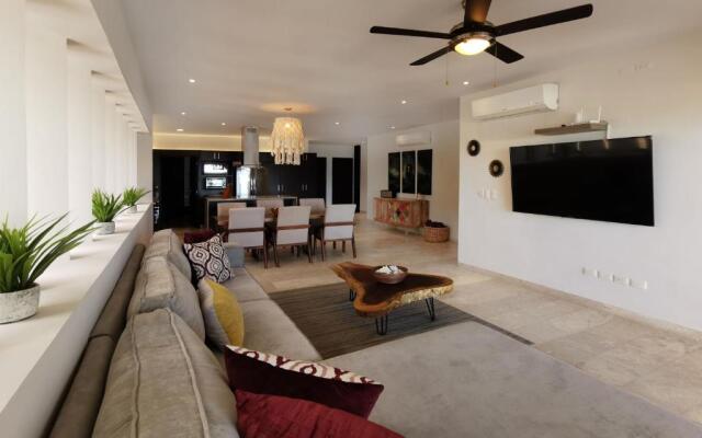 Playa, Selva, Cenotes, Ruinas, Marina todo a 5 km