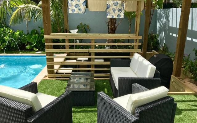 Tropical Garden Bungalow