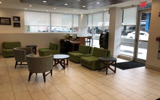 Holiday Inn Express-Bronx