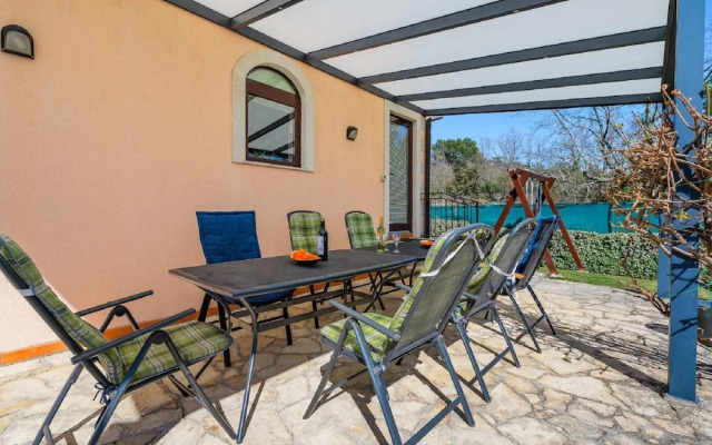 Spacious Holiday Home in Visnjan With Private Pool