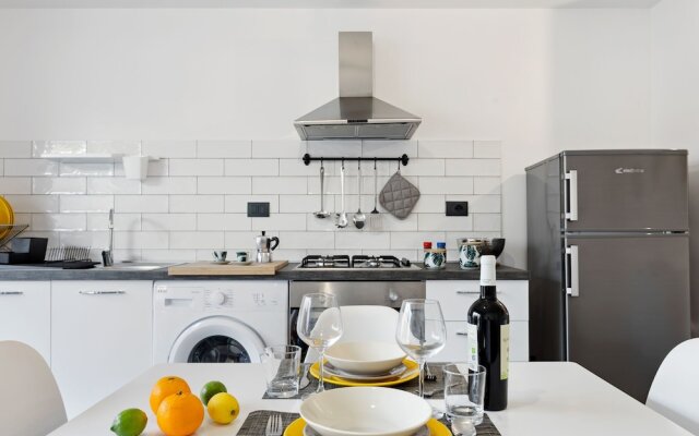 Elegant Apartment in Avola near Sea Beach