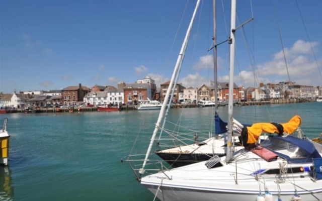 Artists Harbour View 2