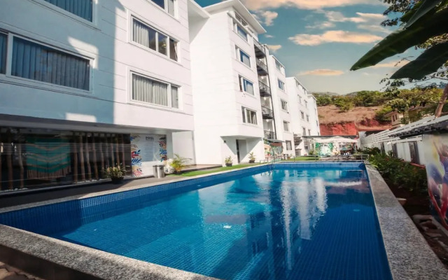 HUE GUH The Porto Candolim