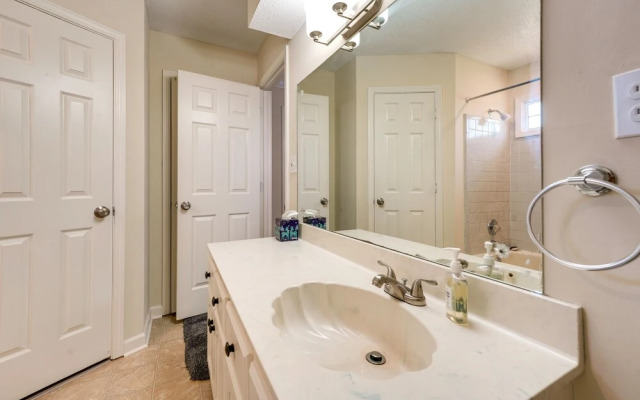 Southaven Vacation Rental ~ 10 Mi to Graceland!