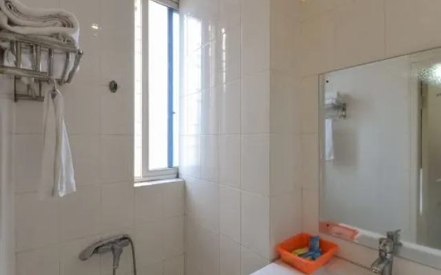 Taizhou Xianren Residence Hotel