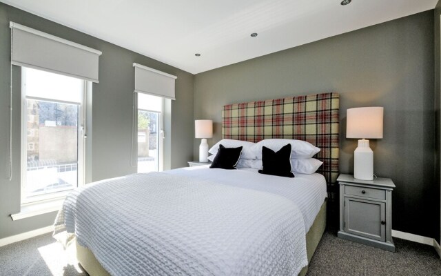 Executive three Bedroom Apartment in Aberdeens West End