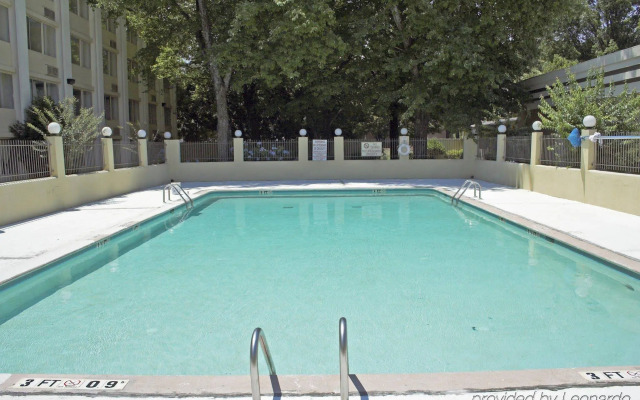 Budgetel Inn & Suites Atlanta
