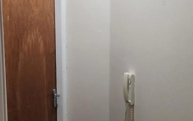 Wolverhampton City Centre - 1-bed Flat - Sleeps 3