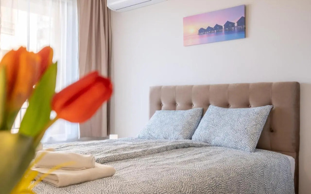 Sunny Dream Apartments