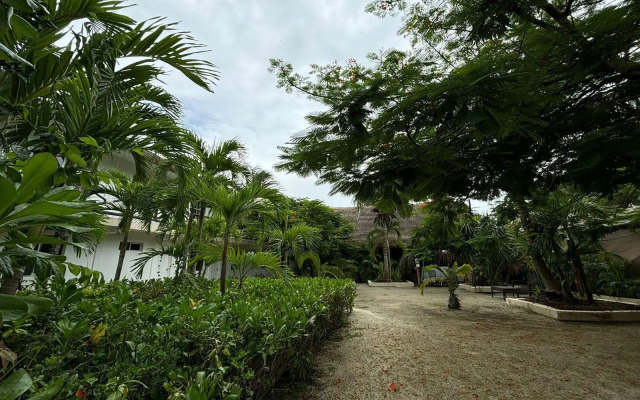 La Diosa Kali Beach Front Hotel