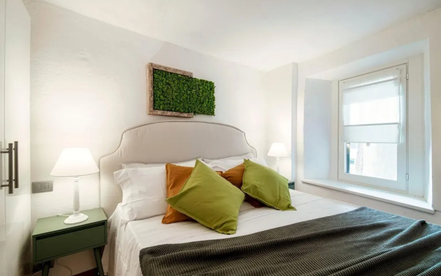 The Green Nest by Lake Como