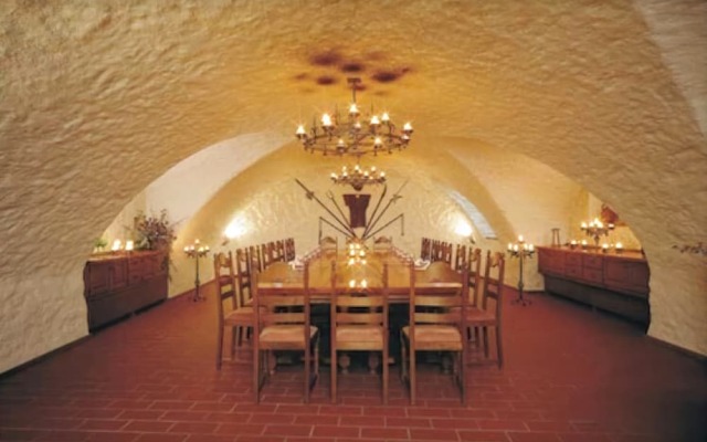 Amweia Hotel & Restaurant