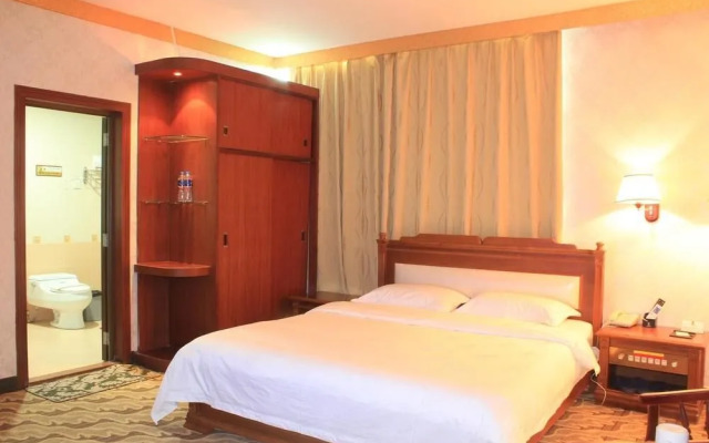 Super 8 Hotel Guangzhou Baiyun Airport Renhe Station Inn